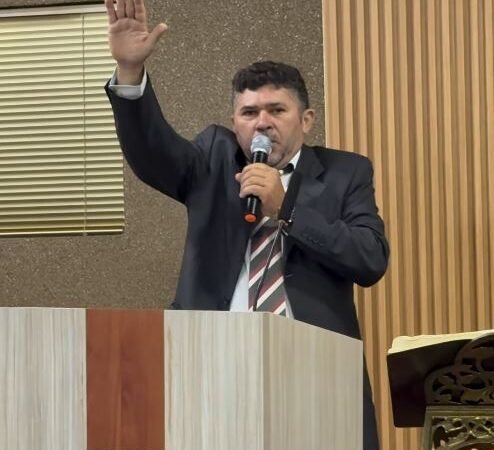 ARAGUATINS: Lucivaldo Dantas é empossado vereador durante sessão ordinária