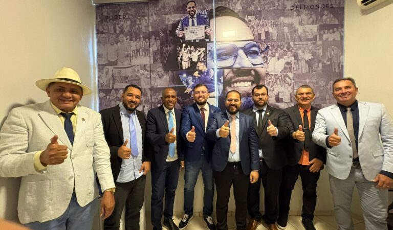 Pré-candidato ao Senado Federal, Mauro Carlesse, recebe apoio de oito vereadores de Araguaína