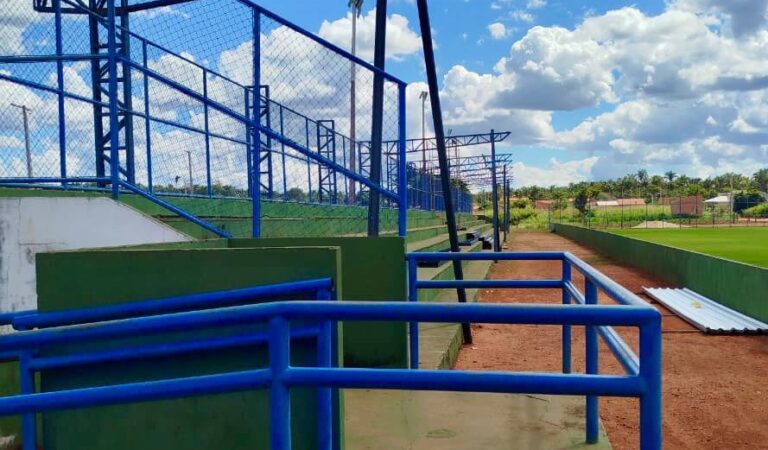 SÃO BENTO: Governo Municipal inicia construção da cobertura da arquibancada do Estádio Municipal Pedro Miranda