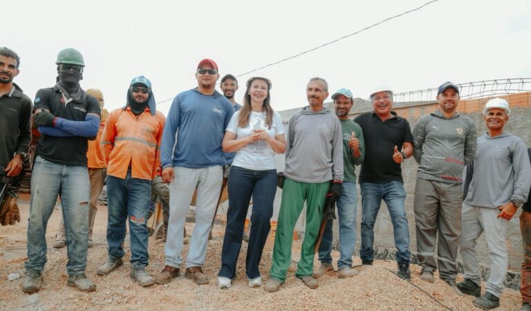 Dorinha visita construção de escola em Axixá e defende educação como prioridade