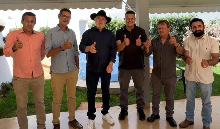 Pré-candidato ao Senado, Mauro Carlesse, recebe apoio de dois ex-prefeitos, vereadores e ex-vereadores de Colinas e Cristalândia