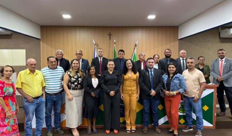 ARAGUATINS: Vencedora do Concurso de Cartas dos Correios, estudante Maria Fernanda é homenageada na Câmara
