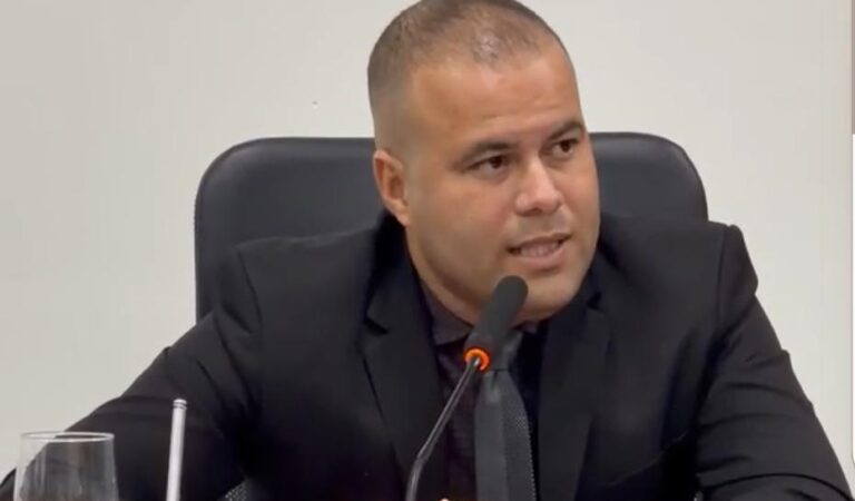 ARAGUATINS: Abmael Murad solicita adaptação de praças para pessoas com Transtorno do Espectro Autista (TEA)