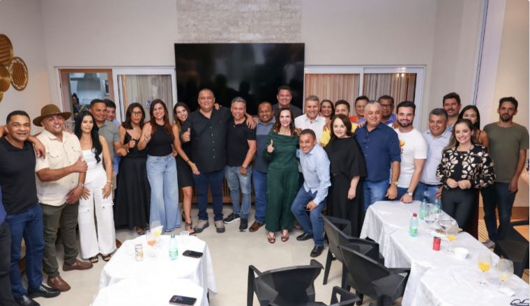 Eduardo Gomes recebe apoio de 21 vereadores de Palmas e amplia força política na capital