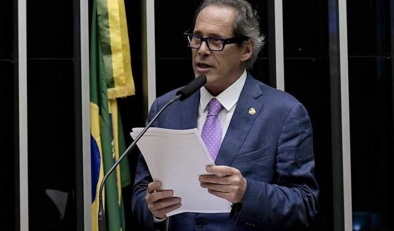 Candidato a 1º suplente de Eduardo Gomes, Pastore declara fortuna de R$ 677,7 milhões