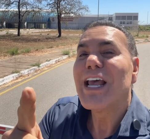Sem grandes atos de campanha, Ataídes Oliveira aposta nas redes sociais para impulsionar candidatura ao governo do TO