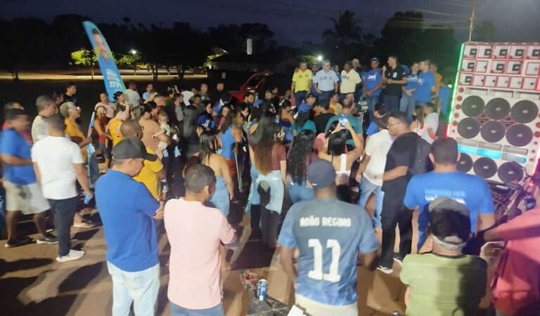 CACHOEIRINHA: Sandrimar promove grande adesivaço em apoio a Wiston Gomes e Jair Farias