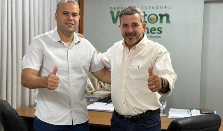 ARAGUATINS: Wiston Gomes e Abmael Murad comemoram autorização do curso de Educação Física na Unitins
