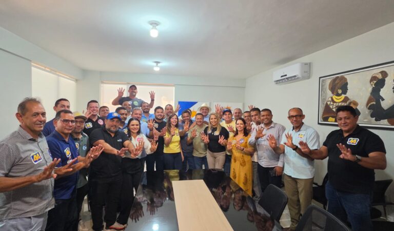 Professora Dorinha e Atos alinham reta final da campanha com vereadores de todas as regiões do Tocantins