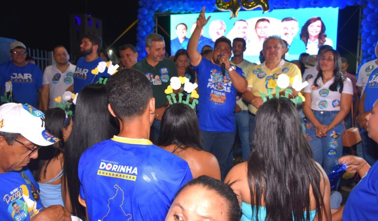 CACHOEIRINHA: Em grande reunião, Sandrimar mostra força política e sacramenta apoio a Wiston Gomes e Jair Farias
