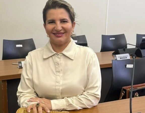 “Rainha do Crédito” entra na chapa de Eli Borges como segunda suplente