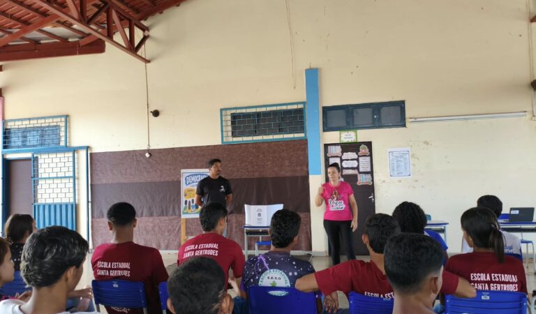 ARAGUATINS: Escola Estadual Santa Gertrudes realiza eleição fictícia para ensinar democracia e cidadania