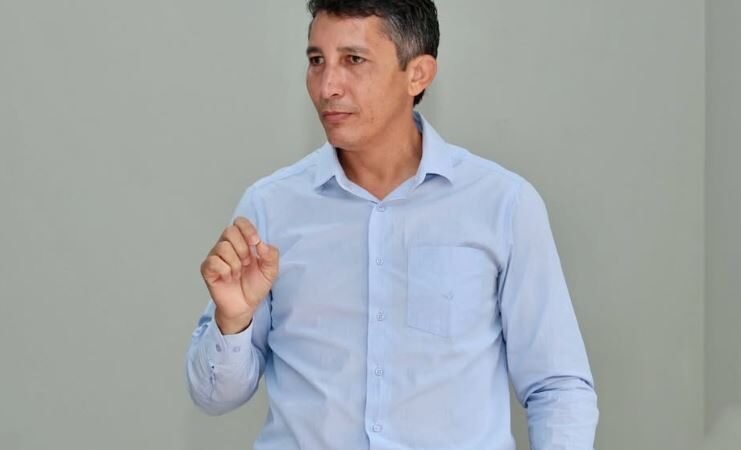 SÃO SEBASTIÃO: Professor Adriano assume Secretaria de Administração e amplia influência na gestão municipal