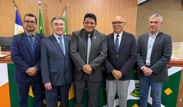 ARAGUATINS: Câmara Municipal homenageia conselheiro do TCE, ex-vice-governador e promotores de Justiça